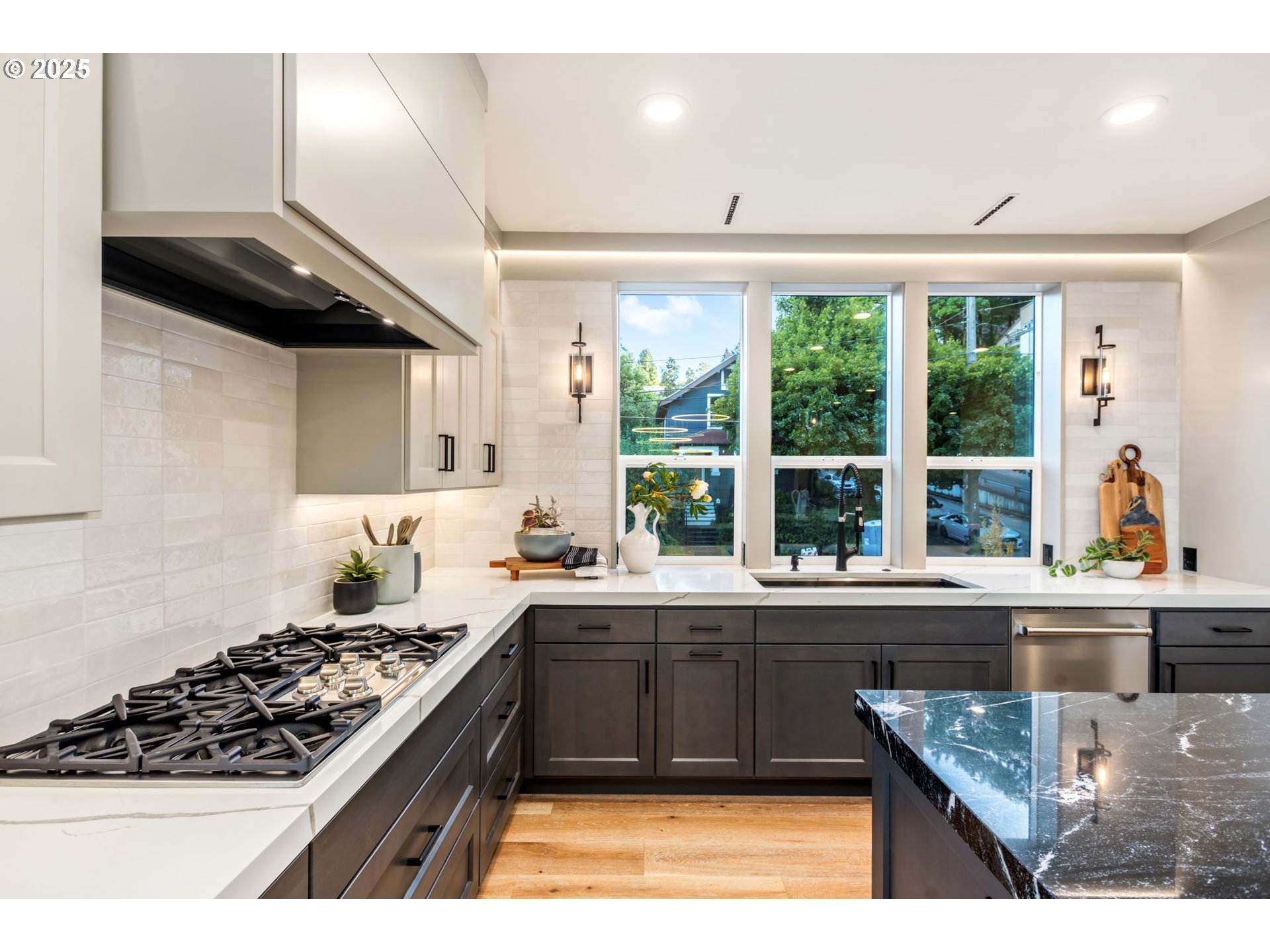 207 South Nebraska Street Portland, OR 97239 - Photo 15 of 47 Kitchen
