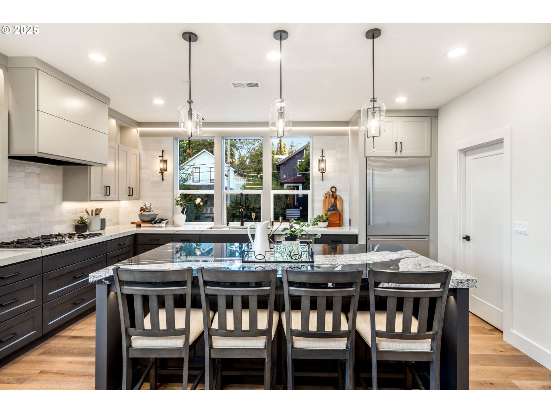 207 South Nebraska Street Portland, OR 97239 - Photo 20 of 47 Kitchen