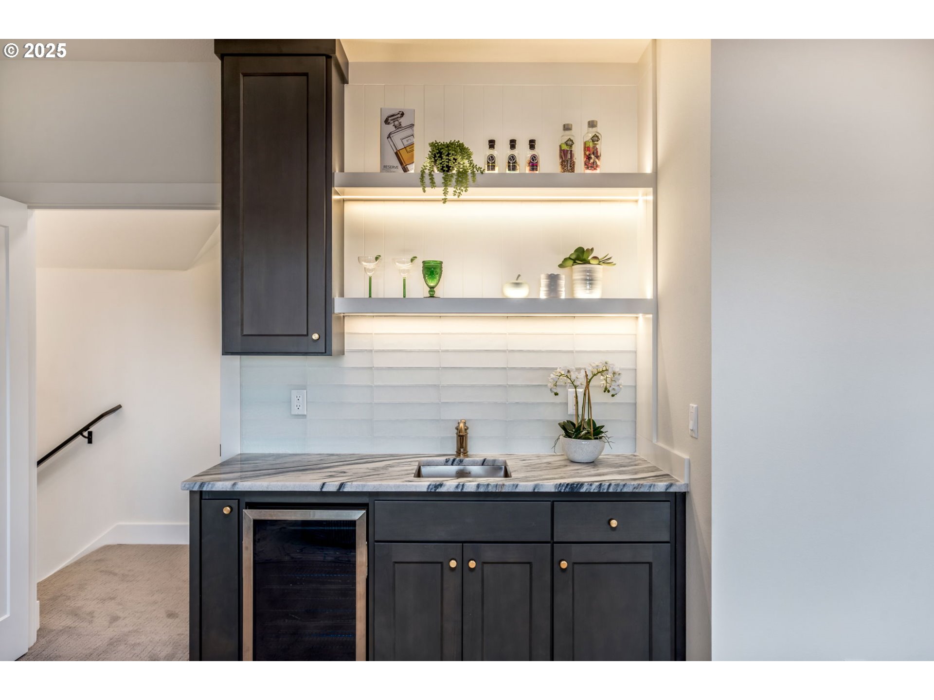 207 South Nebraska Street Portland, OR 97239 - Photo 38 of 47 Wet Bar