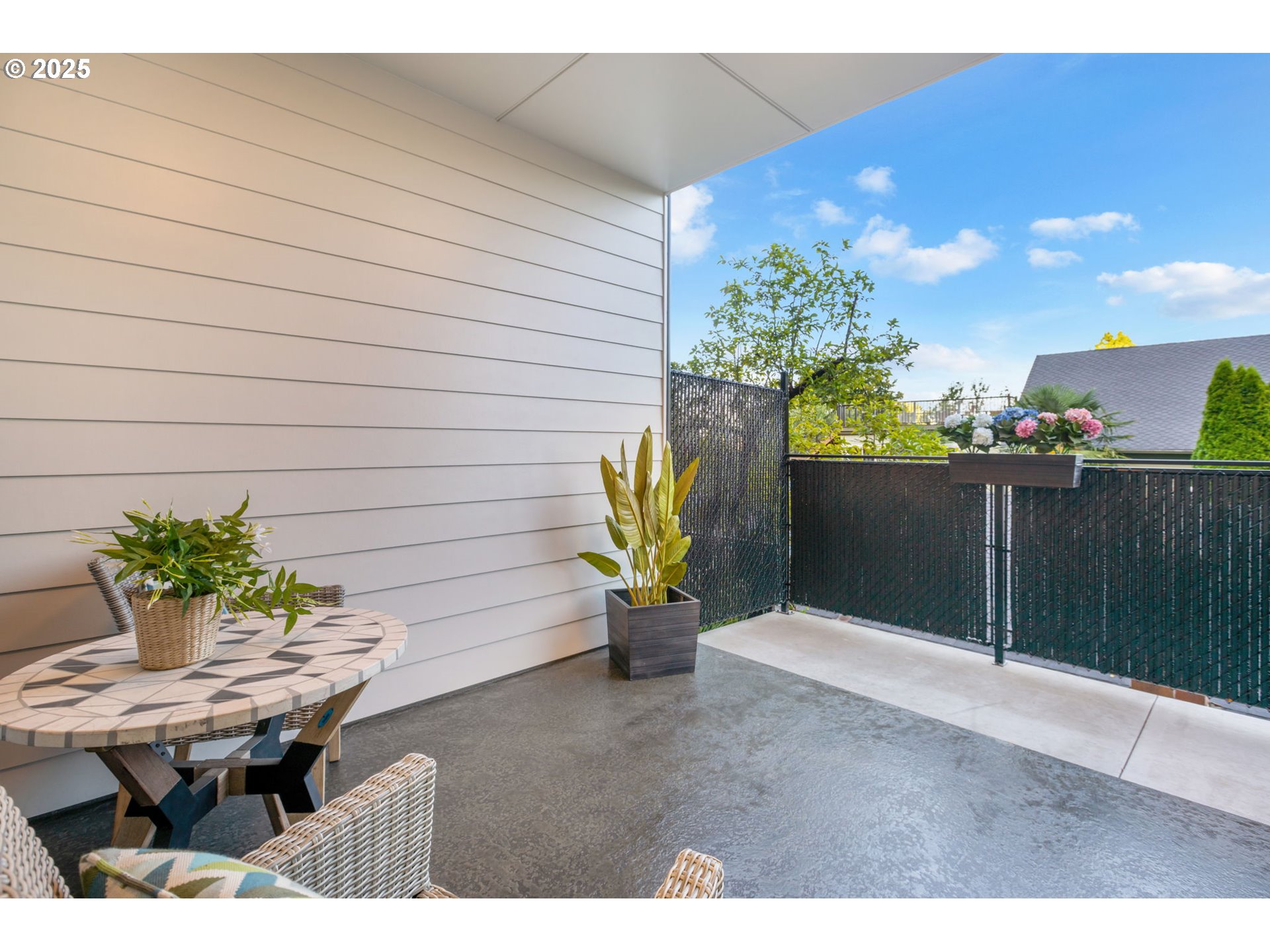 207 South Nebraska Street Portland, OR 97239 - Photo 40 of 47 Balcony