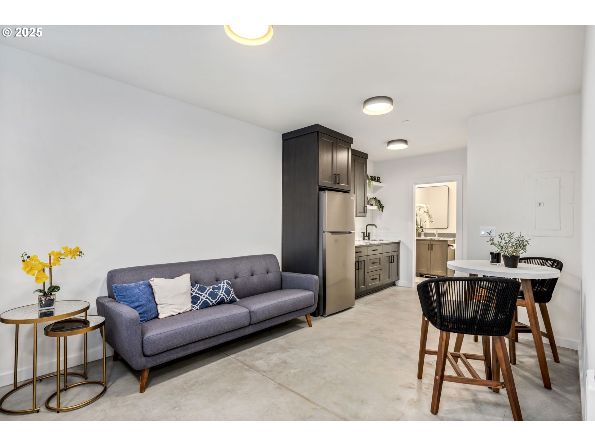 207 South Nebraska Street Portland, OR 97239 - Photo 45 of 47 Separate Living Quarters