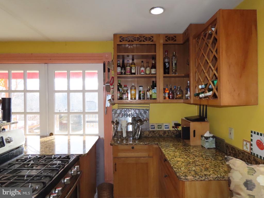 365 Tiger Valley Road Washington, VA 22747 - Photo 13 of 53 Kitchen