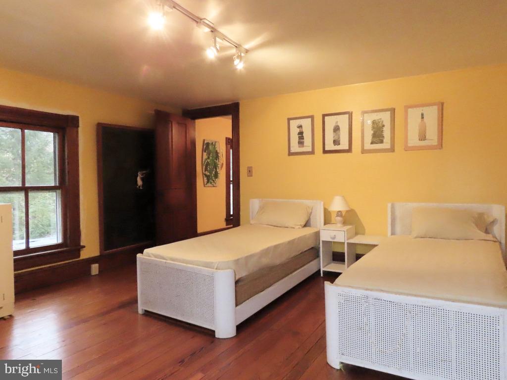 365 Tiger Valley Road Washington, VA 22747 - Photo 31 of 53 17' X 16' Bedroom 2