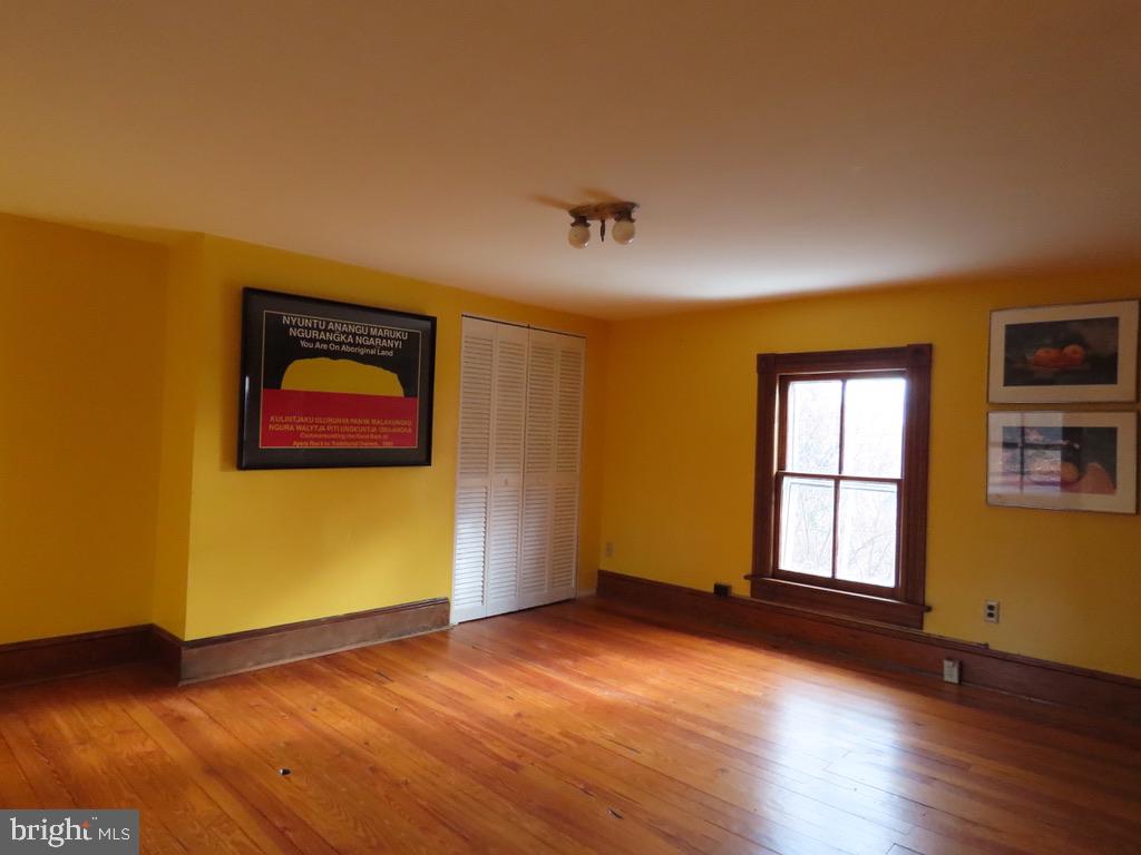 365 Tiger Valley Road Washington, VA 22747 - Photo 32 of 53 Bedroom 3 - heart pine floors in most rooms