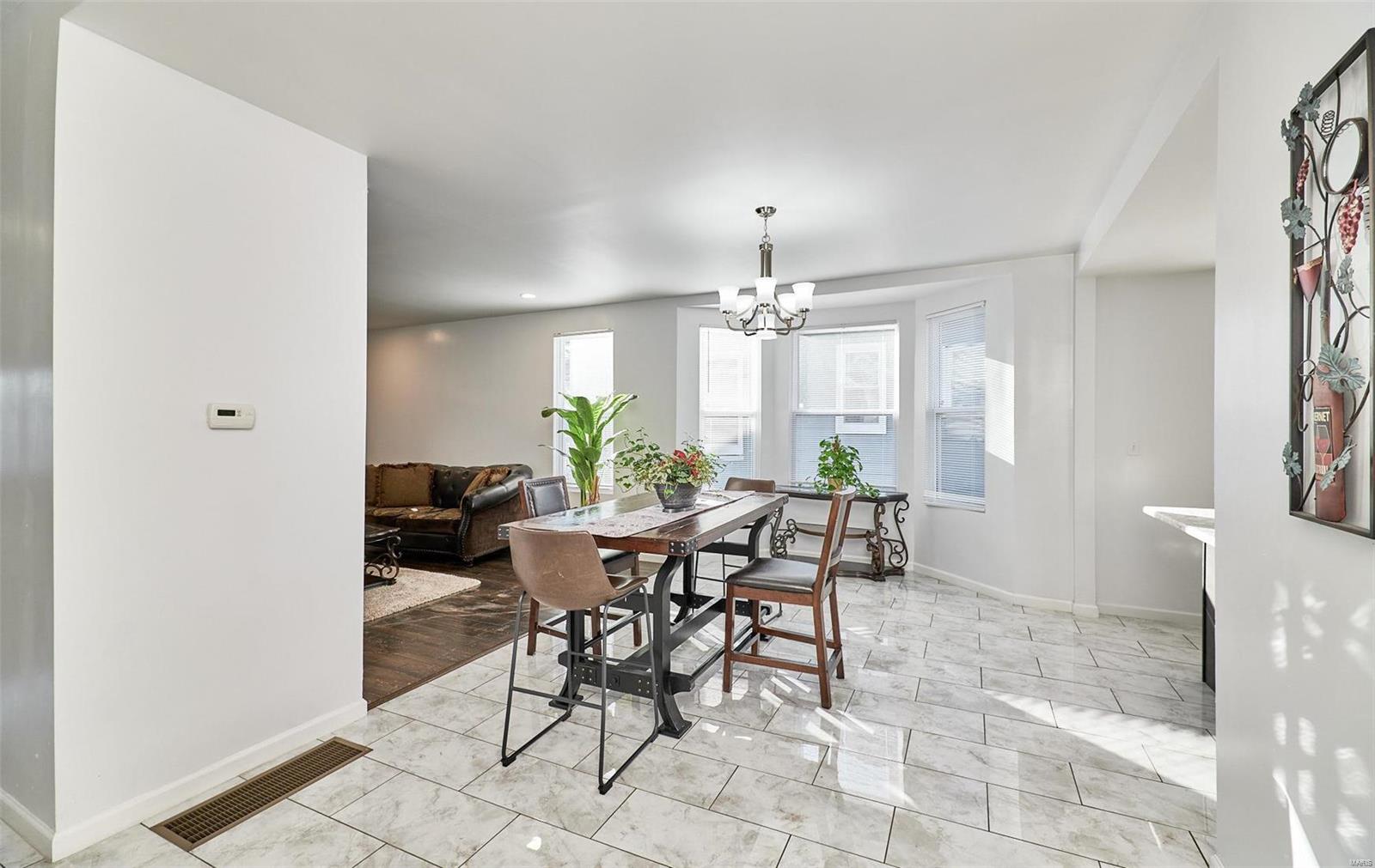3411 Brown Road St. Louis, MO 63114 - Photo 4 of 50 Gallery Image 4