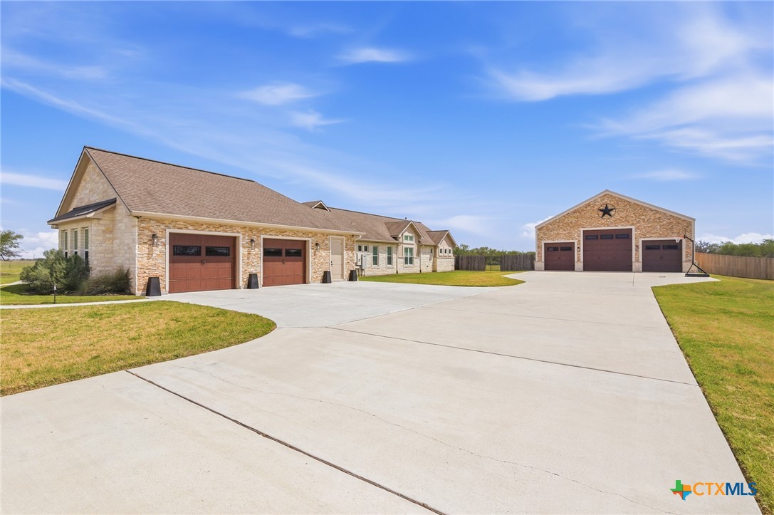 500 Sendera Loop Victoria, TX 77904 - Photo 4 of 48
