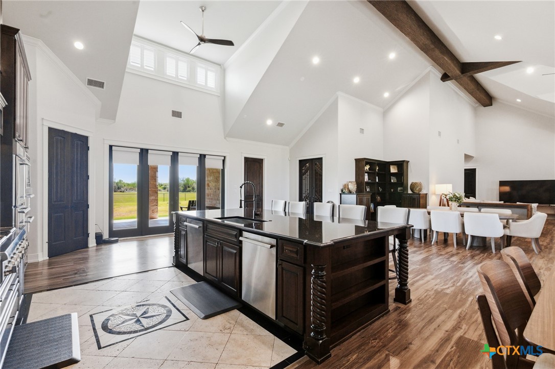 500 Sendera Loop Victoria, TX 77904 - Photo 10 of 48