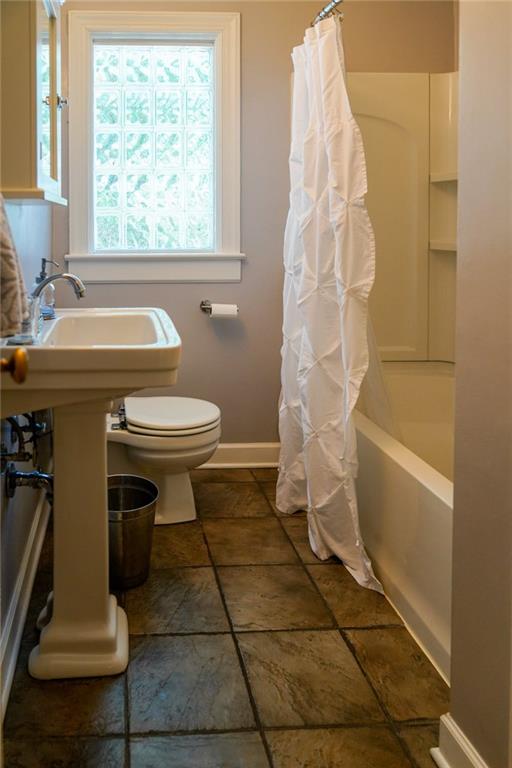 140 Berkley Road Indianapolis, IN 46208 - Photo 17 of 40 Gallery Image 17