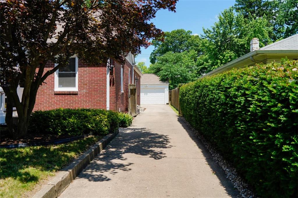 140 Berkley Road Indianapolis, IN 46208 - Photo 3 of 40 Gallery Image 3