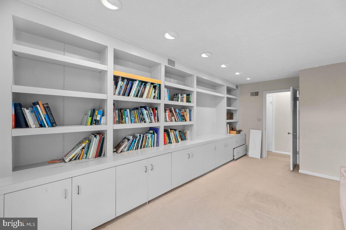 13932 Esworthy Road Potomac, MD 20854 - Photo 23 of 42 Gallery Image 23