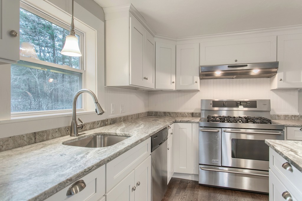 20 Rhoda Street Tewksbury, MA 01876 - Photo 12 of 29 Gallery Image 12