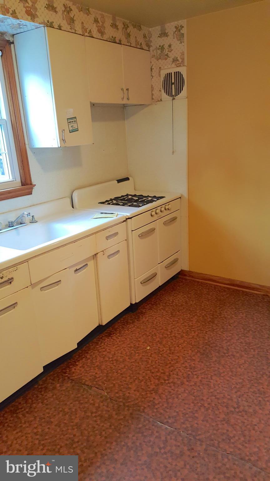 3307 Acton Road Baltimore, MD 21234 - Photo 2 of 18 Kitchen