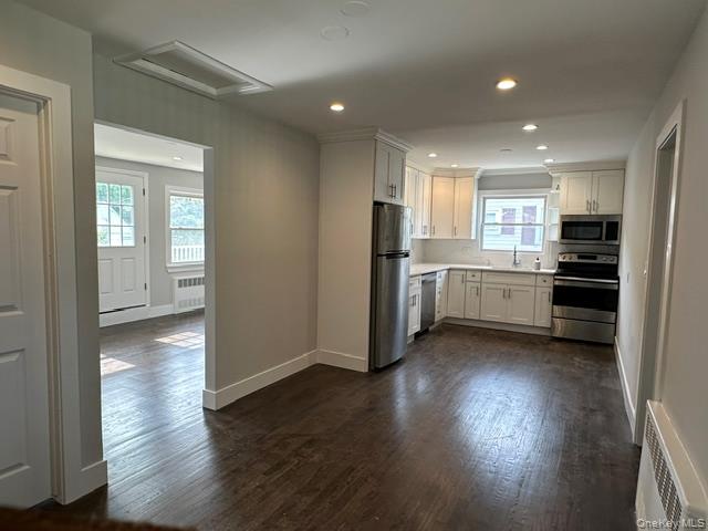 68 Inwood Road, Unit 2 Port Washington, NY 11050 - Photo 3 of 9