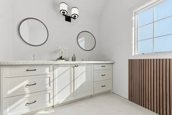 $1,385,000 | 120 West Sauk Trail, Frankfort, IL 60423