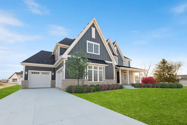 $1,385,000 | 120 West Sauk Trail, Frankfort, IL 60423