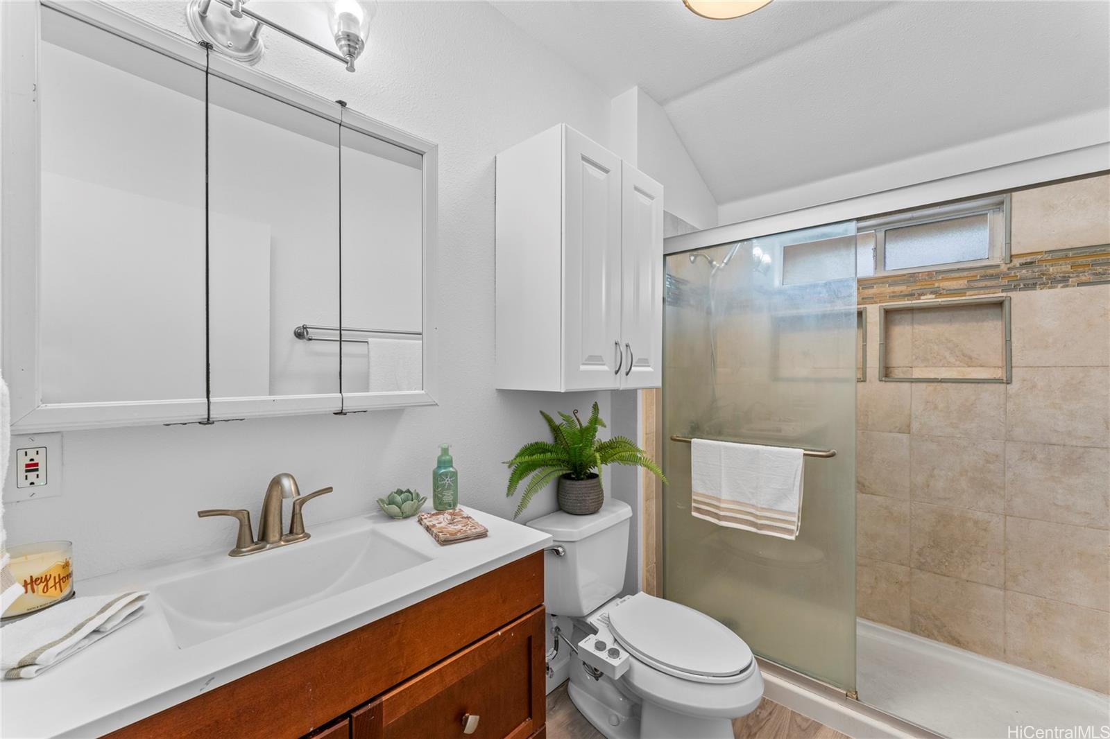 1506 Frear Street, Unit A Honolulu, HI 96813 - Photo 12 of 25 Clean and modern bathroom with updated vanity and bright lighting.