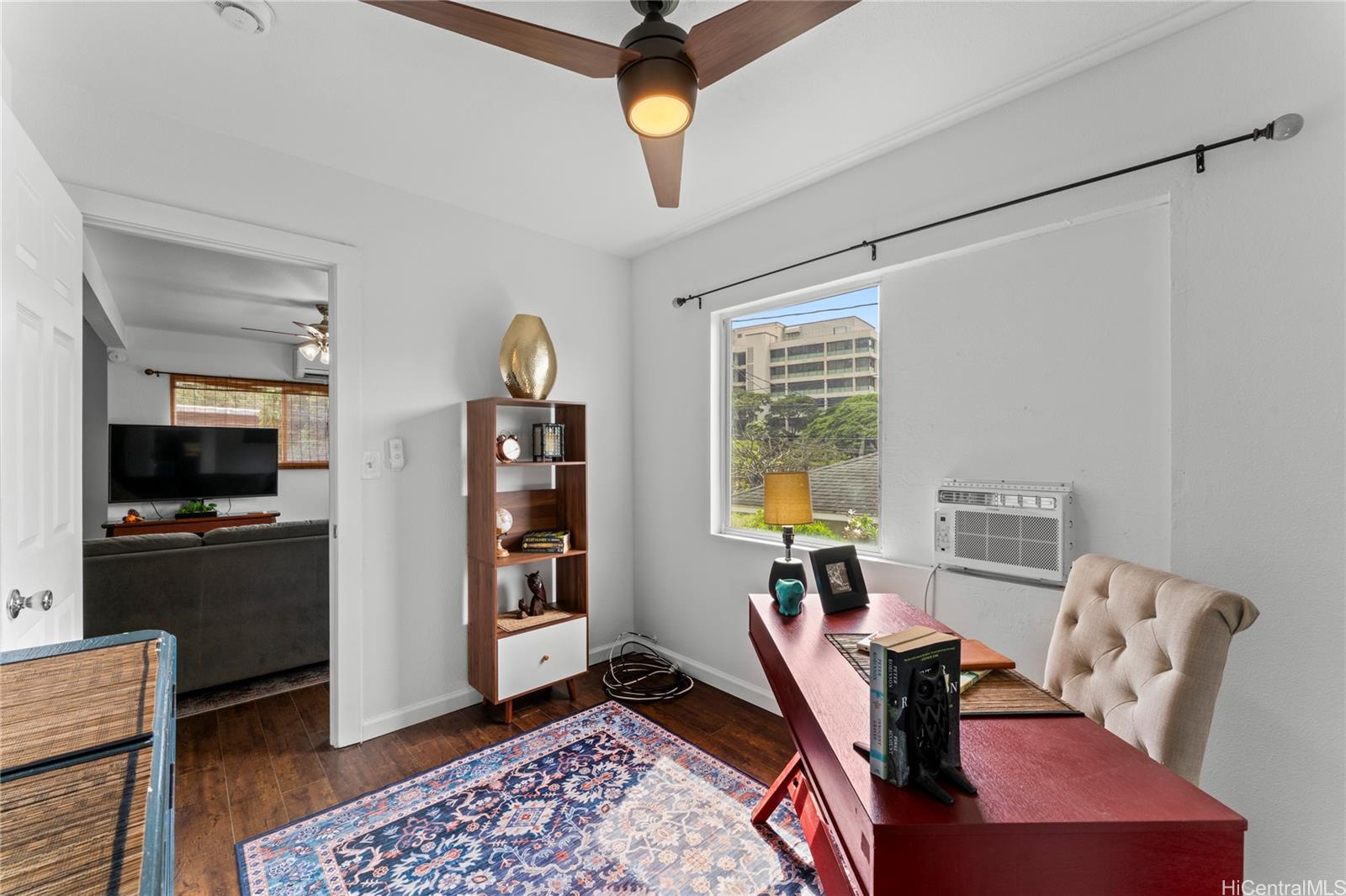 1506 Frear Street, Unit A Honolulu, HI 96813 - Photo 16 of 25 Flexible third bedroom space, currently shown as a comfortable guest room.