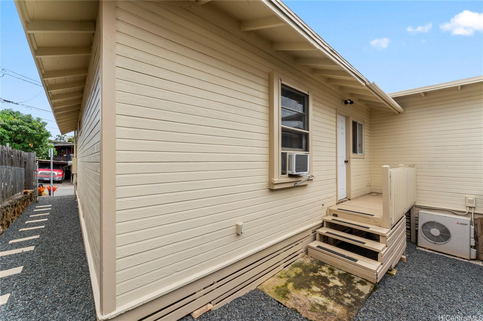 1506 Frear Street, Unit A Honolulu, HI 96813 - Photo 20 of 25 Secure, fenced perimeter providing peace of mind and a private retreat.