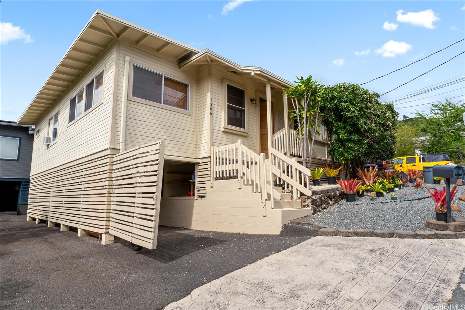 1506 Frear Street, Unit A Honolulu, HI 96813 - Photo 24 of 25 Wide-angle view of the detached structure and its unique position in the cul-de-sac.