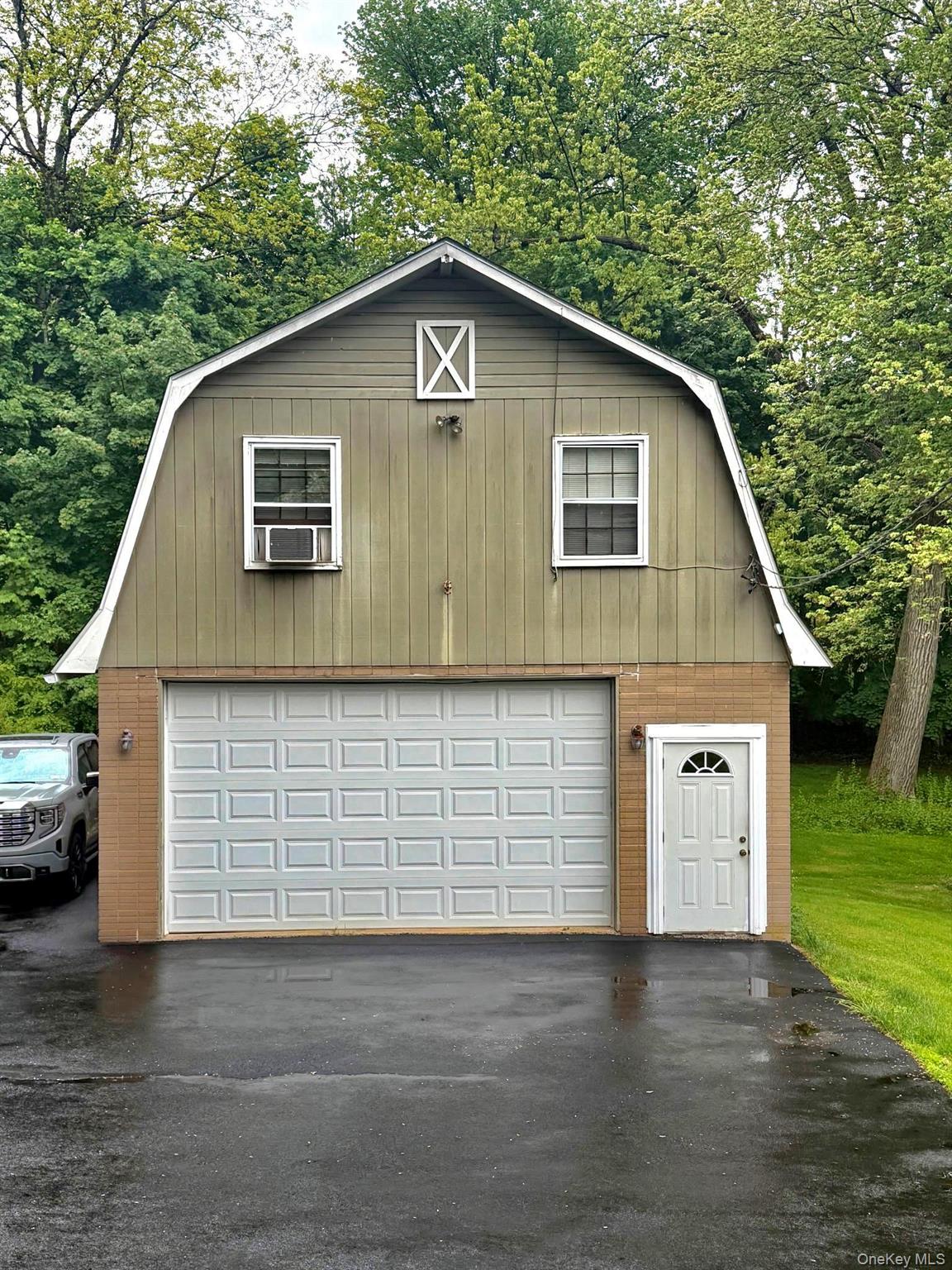 46 Cortlandt Road Mahopac, NY 10541 - Photo 22 of 32 2 car garage with a one bedroom cozy apartment with a deck