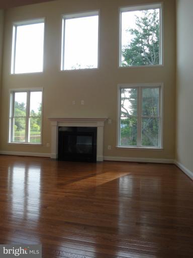 5674 Trotter Road Clarksville, MD 21029 - Photo 2 of 26 Family Room