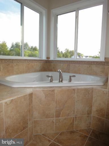 5674 Trotter Road Clarksville, MD 21029 - Photo 12 of 26 Bath (Master)