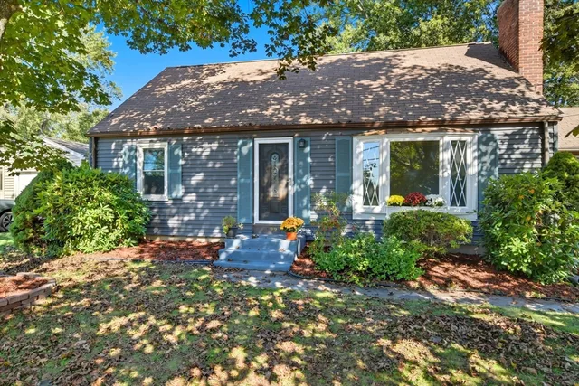 front view of house with a yard