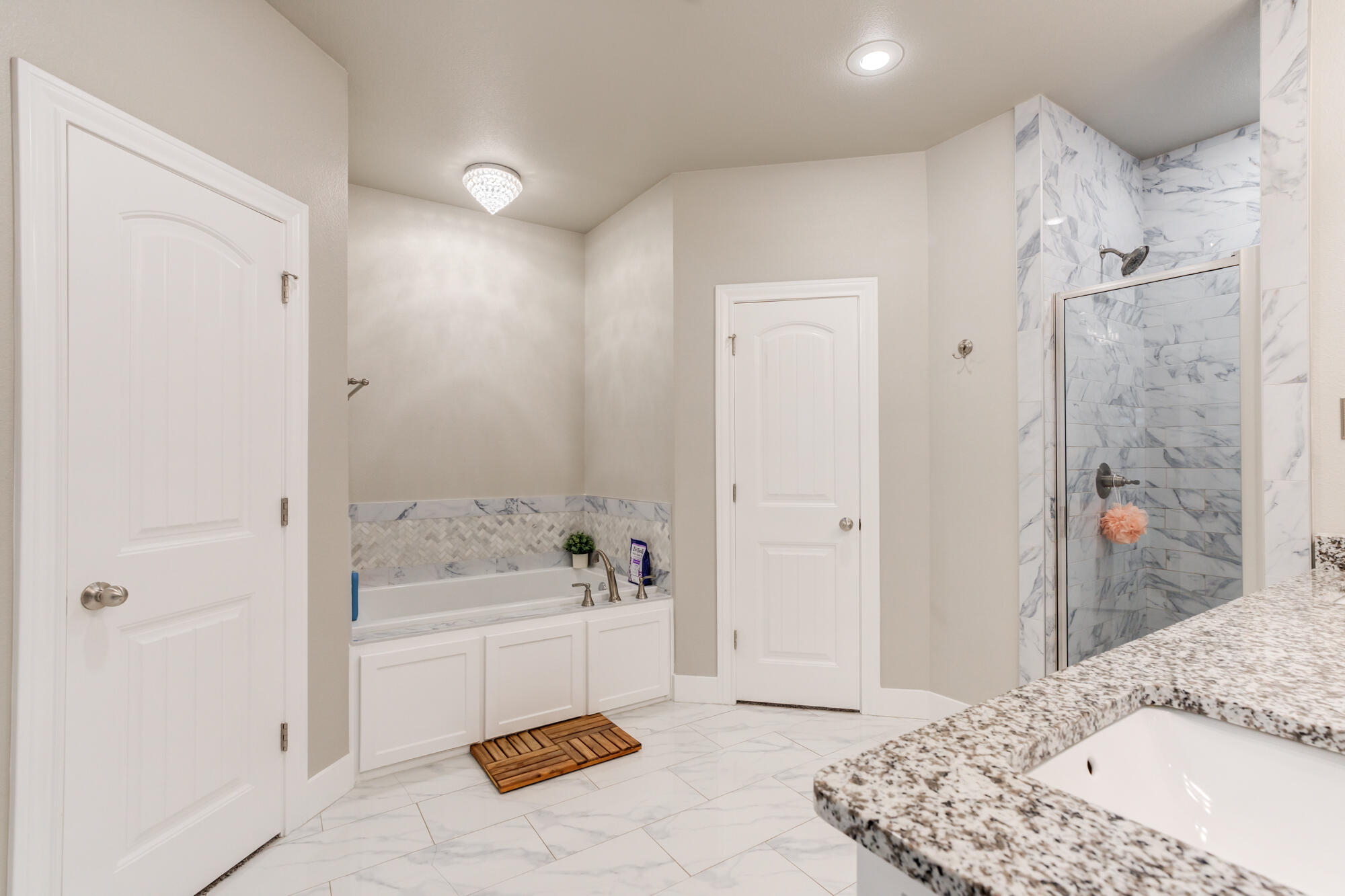 7805 56th Street Lubbock, TX 79407 - Photo 29 of 57 7805-56th-St_Lubbock-TX_44_Primary-Bathr