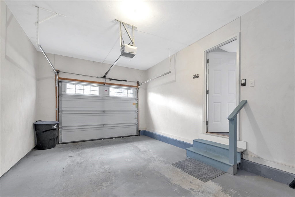 24 River Point Drive, Unit 6 Ipswich, MA 01938 - Photo 4 of 27 a view of an empty room