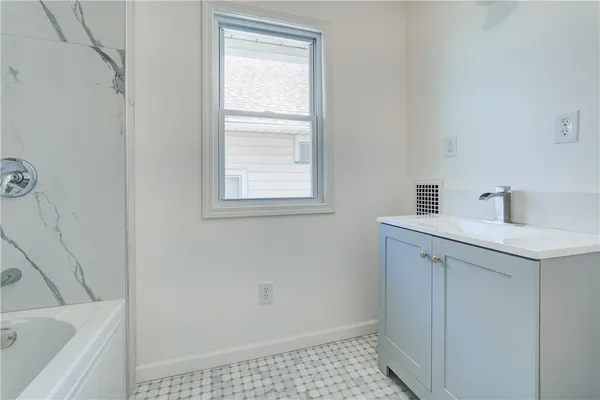 $139,900 | 817 Ave D, Rochester, NY 14621