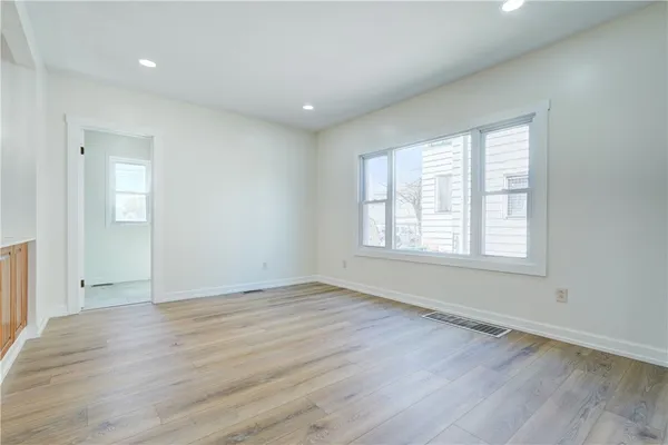 $139,900 | 817 Ave D, Rochester, NY 14621