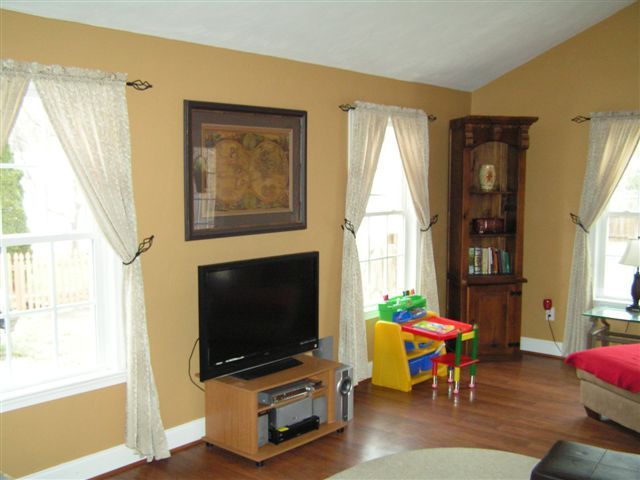 1907 Belleville Road Southwest Roanoke, VA 24015 - Photo 16 of 37 Family Room