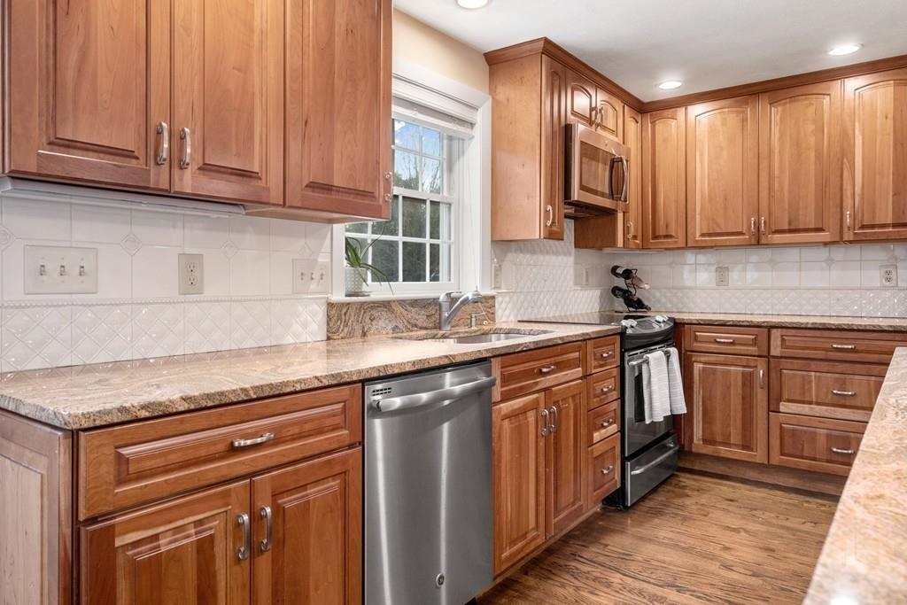 95 Warren Road Sudbury, MA 01776 - Photo 3 of 24