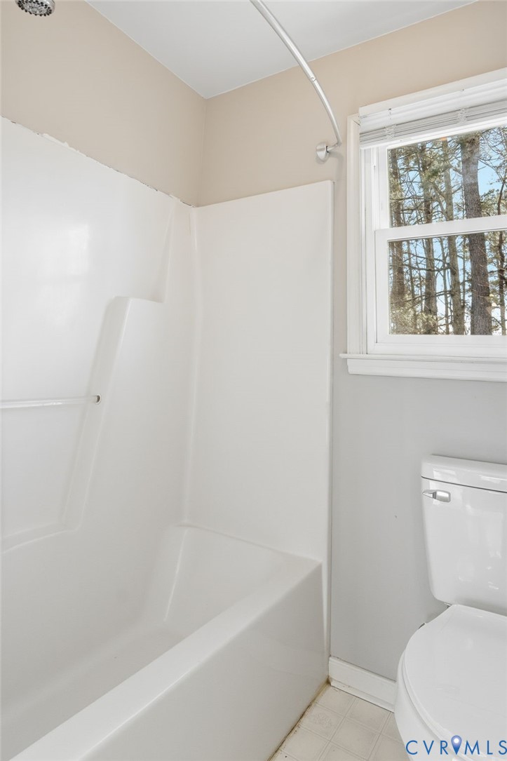 3605 Whitehouse Road Colonial Heights, VA 23834 - Photo 29 of 46 Bathroom featuring shower / bath combination and l