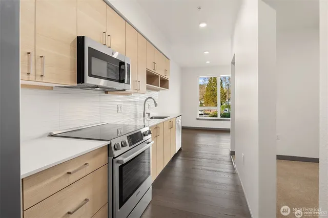 $465,000 | 11903 Northeast 128th Street, Unit 205, Kirkland, WA 98034