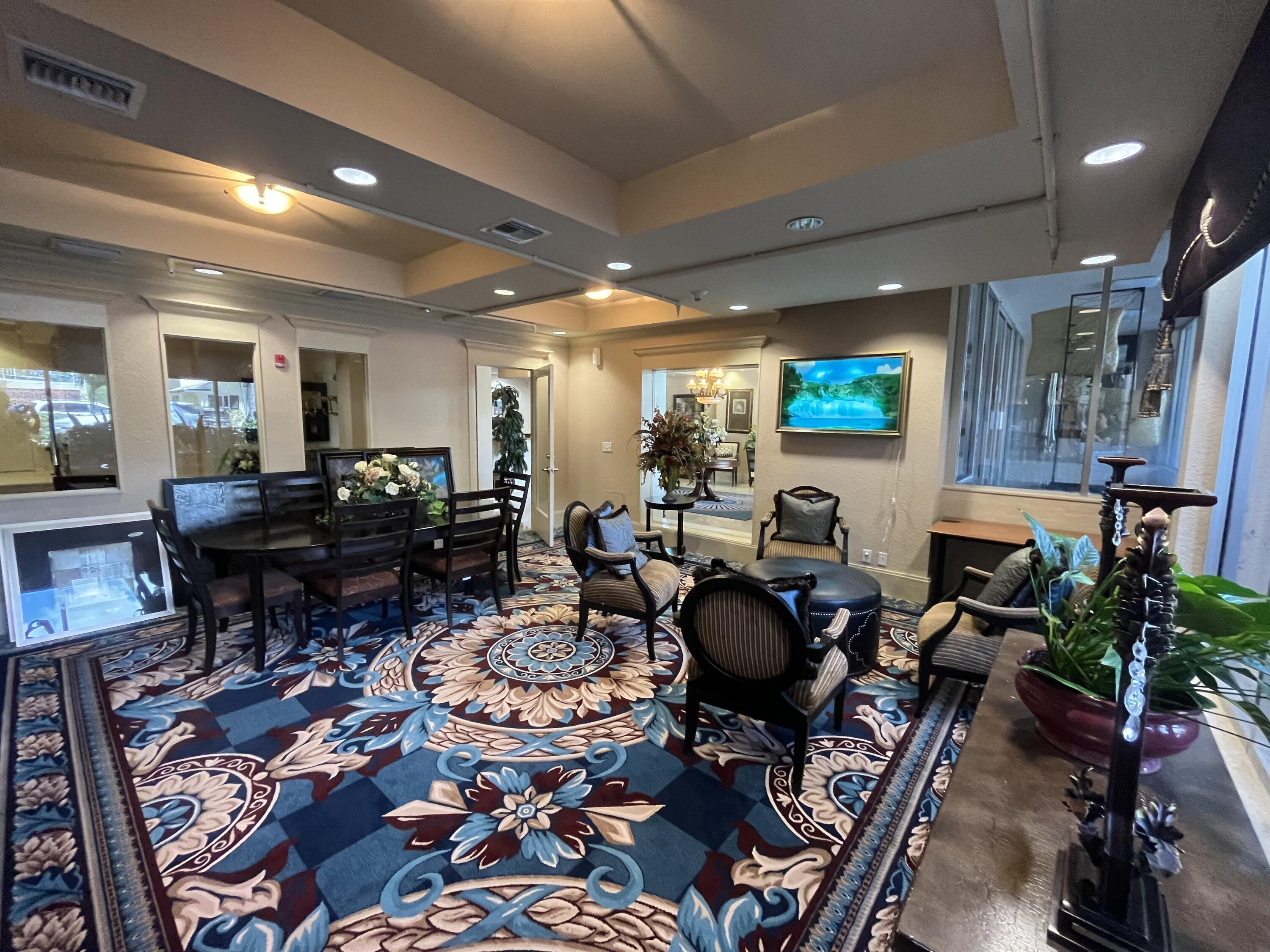 1000 Spanish River Road, Unit 1F Boca Raton, FL 33432 - Photo 5 of 29 Business Office