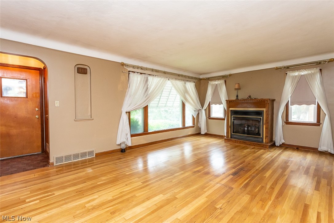 7011 Ridge Road Parma, OH 44129 - Photo 6 of 24