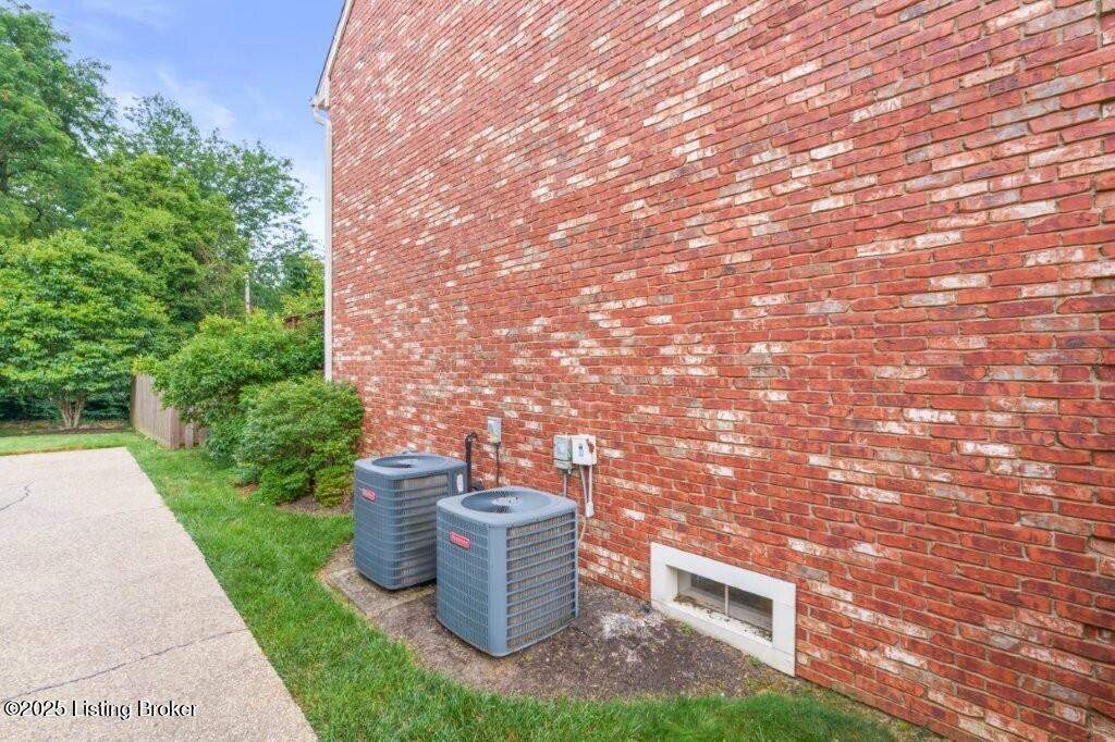 813 Foxgate Road Louisville, KY 40223 - Photo 58 of 63 61