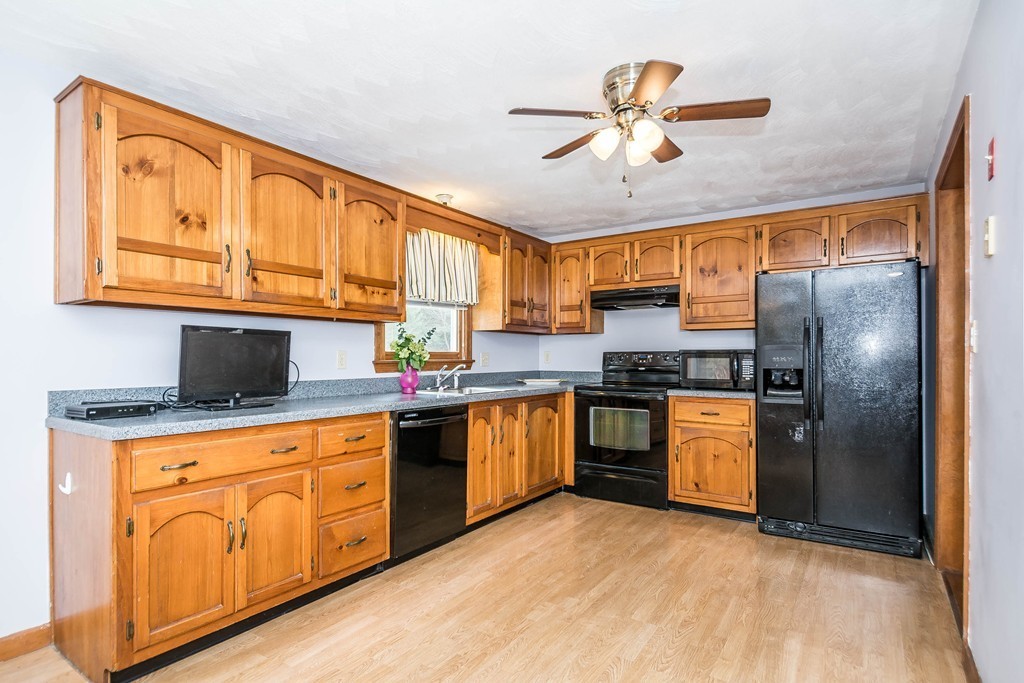 154 Alabama Road Tewksbury, MA 01876 - Photo 7 of 30 Gallery Image 7