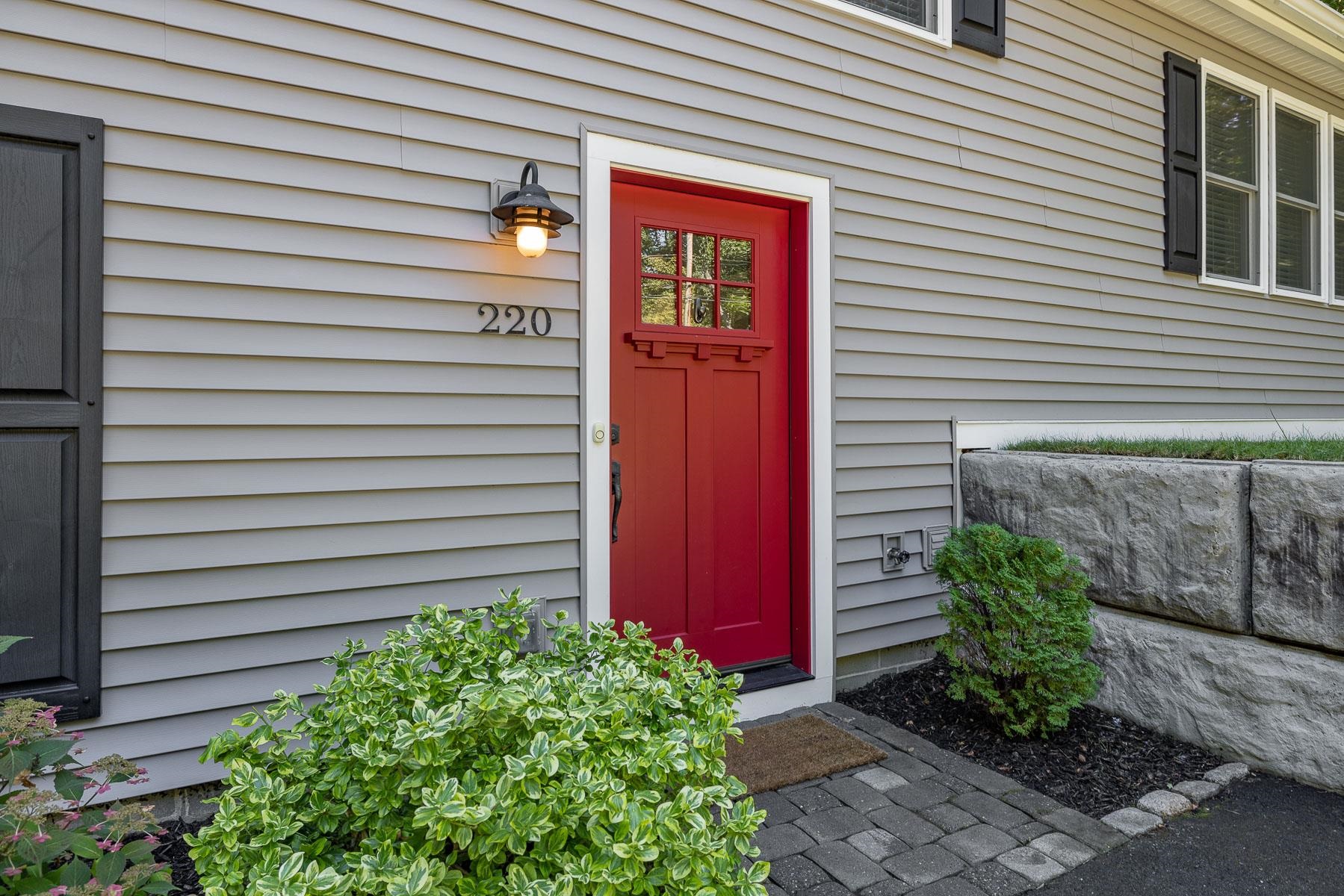 220 Elwyn Road Portsmouth, NH 03801 - Photo 4 of 36 Gallery Image 4