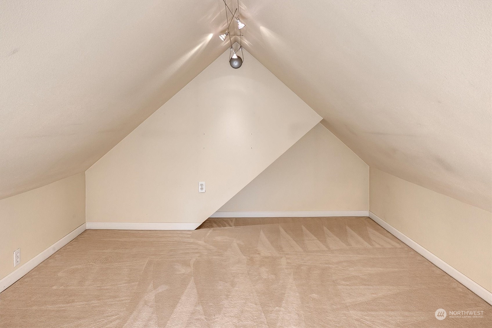 513 Meade Avenue Sumner, WA 98390 - Photo 22 of 35 a view of an empty room