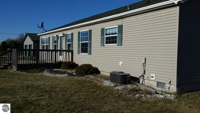 9999 Washington Road Clare, MI 48617 - Photo 5 of 11 1792550-4.JPG