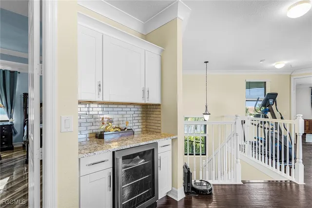 a view of living room washer and dryer