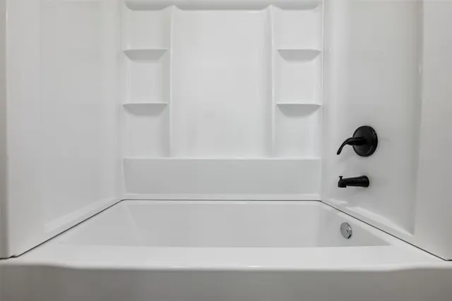 $349,000 | 109 Vandeventer Drive, Burnet, TX 78611