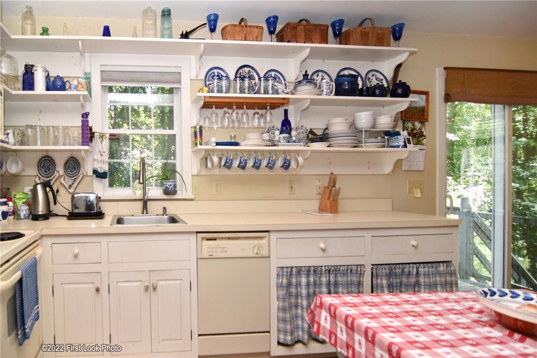 531 Kings Factory Road Charlestown, RI 02813 - Photo 11 of 46