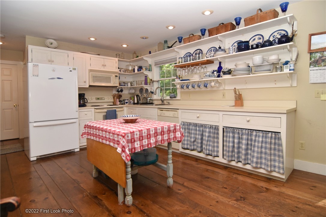 531 Kings Factory Road Charlestown, RI 02813 - Photo 9 of 46