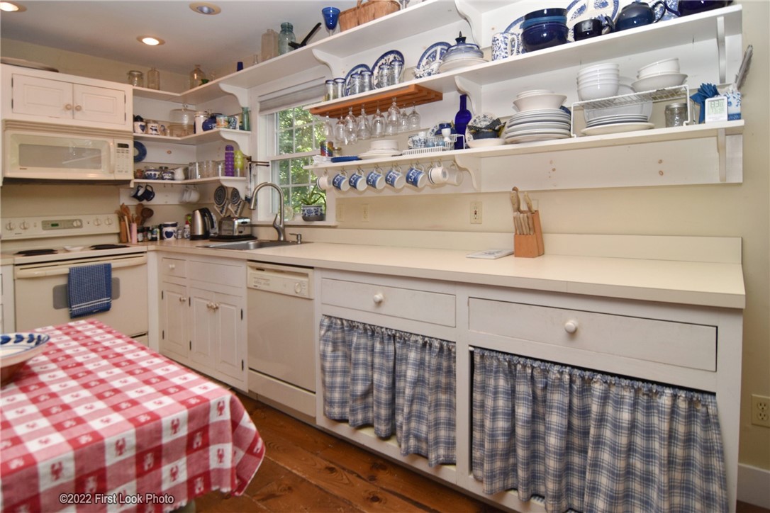 531 Kings Factory Road Charlestown, RI 02813 - Photo 10 of 46