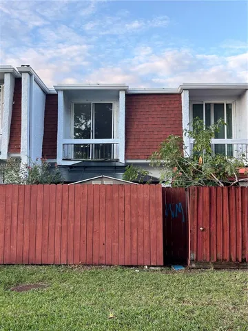 $2,600 | 600 Northwest 107th Avenue, Unit 9B, Miami, FL 33172