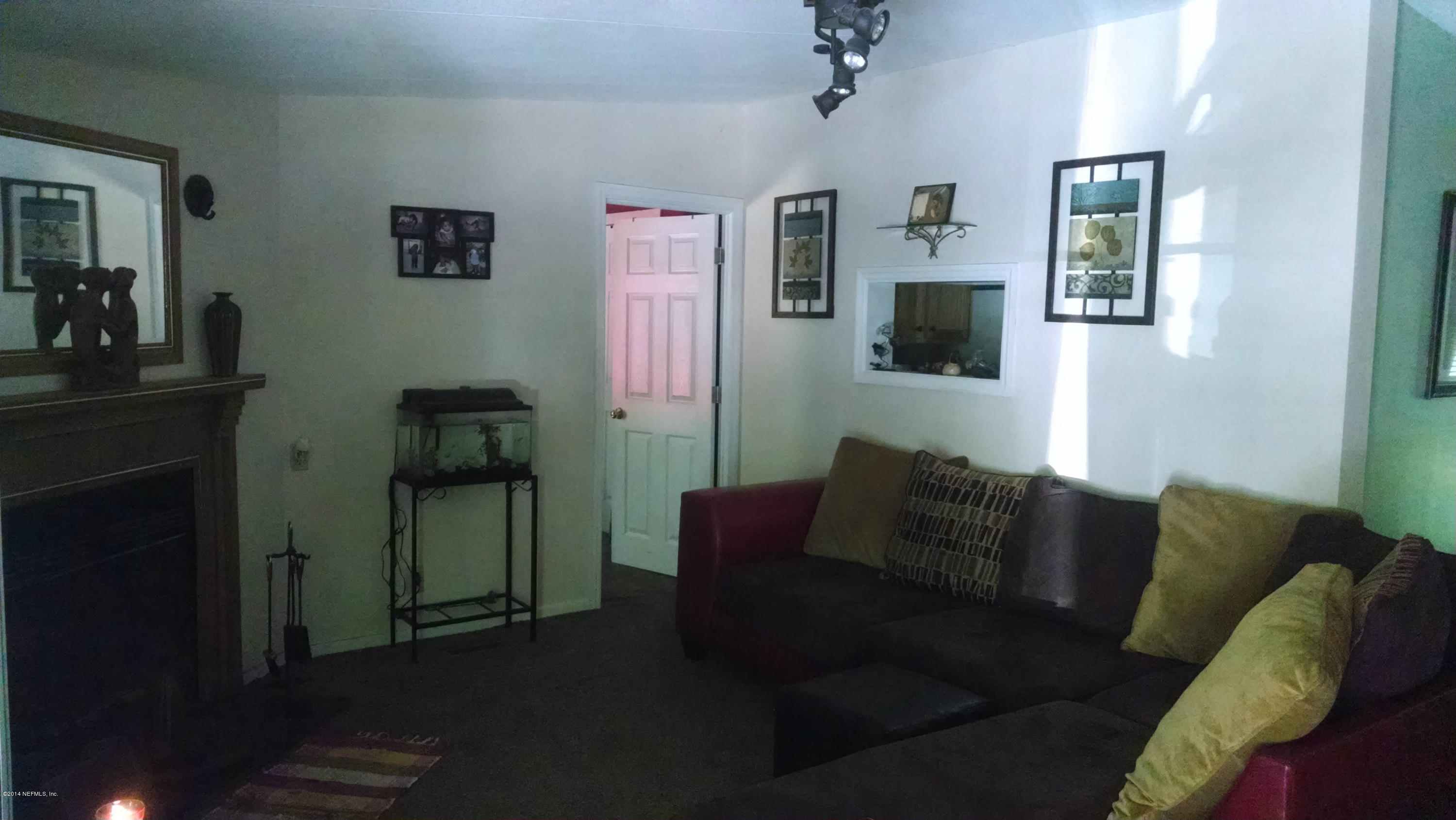 6330 Bluebird Road Jacksonville, FL 32219 - Photo 4 of 22 family room 1