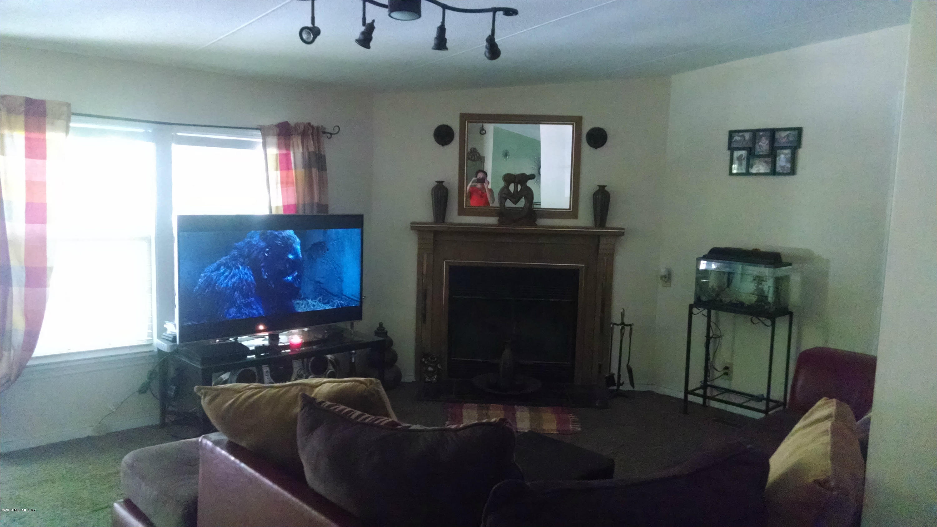 6330 Bluebird Road Jacksonville, FL 32219 - Photo 5 of 22 family room 2